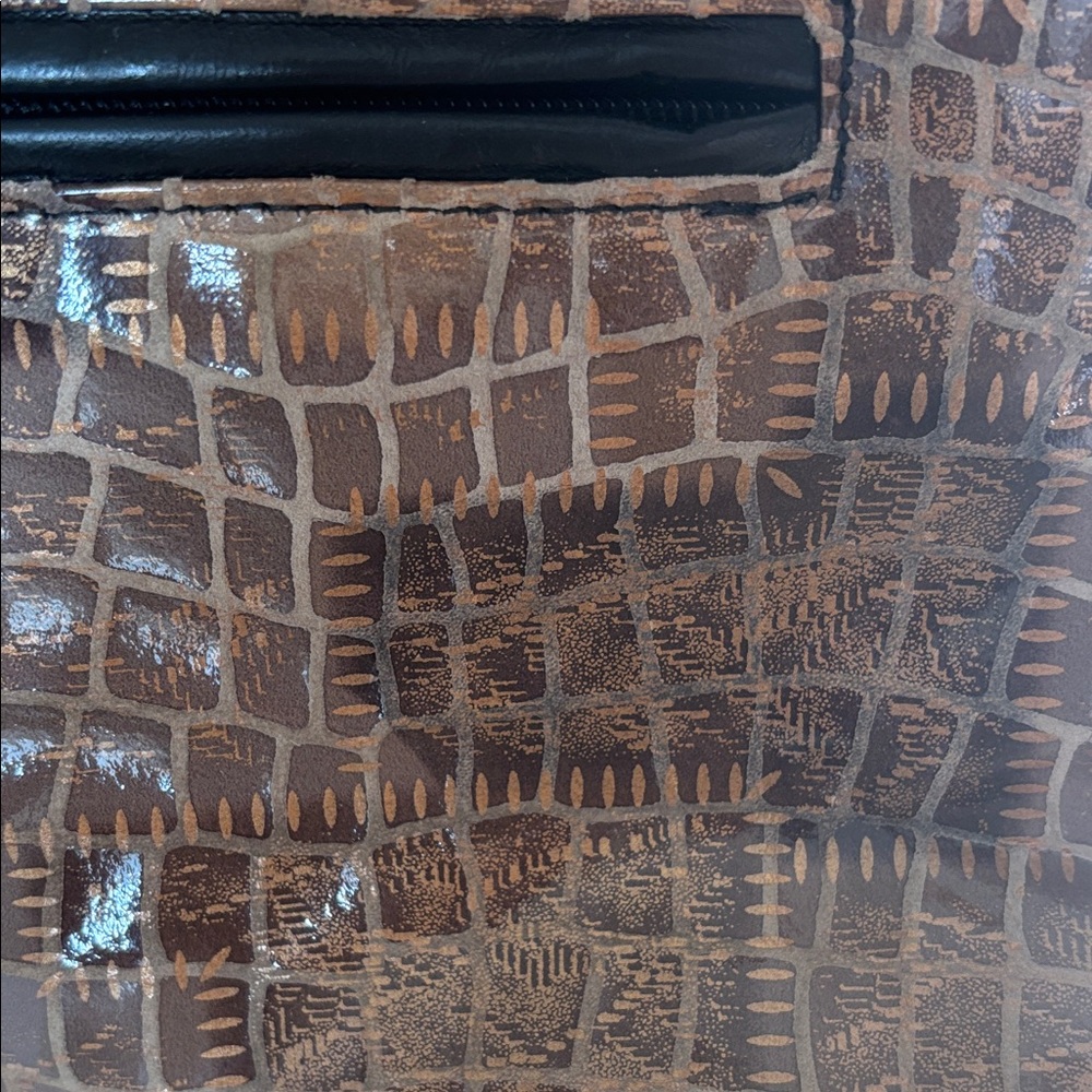 Faux Crocodile Pattern Clutch - Picture 13 of 16